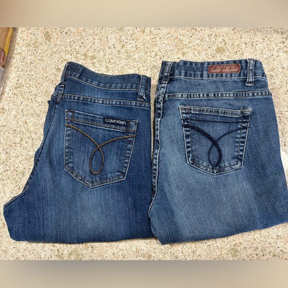 Pair of Calvin Klein jeans size 30/10 mid rise skinny
